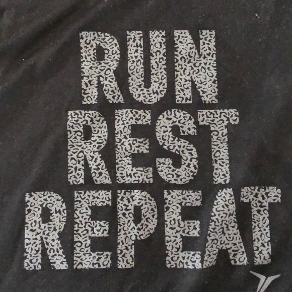 Old Navy Active S Long-sleeve T-shirt - Picture 2 of 4